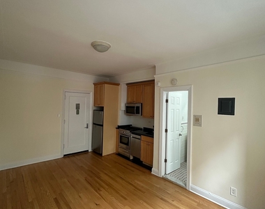 West 13 Street - Photo Thumbnail 1