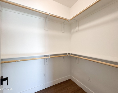 185 Sugarloaf Street - Photo Thumbnail 5