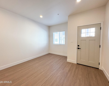 185 Sugarloaf Street - Photo Thumbnail 27