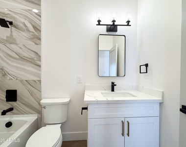 185 Sugarloaf Street - Photo Thumbnail 12
