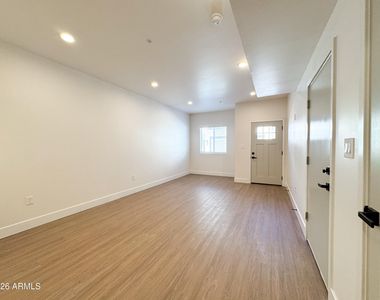 185 Sugarloaf Street - Photo Thumbnail 25
