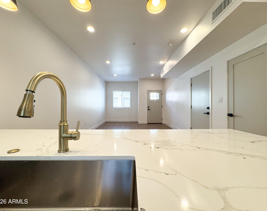 185 Sugarloaf Street - Photo Thumbnail 21