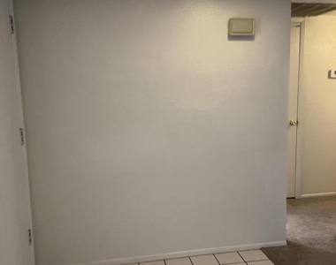 507 E Colgate Drive - Photo Thumbnail 7
