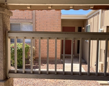 507 E Colgate Drive - Photo Thumbnail 1