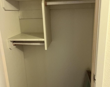 507 E Colgate Drive - Photo Thumbnail 9
