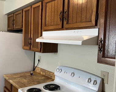 507 E Colgate Drive - Photo Thumbnail 5