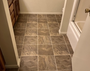 507 E Colgate Drive - Photo Thumbnail 12