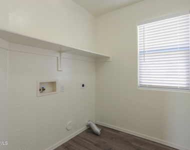 43610 W Bedford Drive - Photo Thumbnail 20