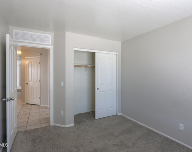 43610 W Bedford Drive - Photo Thumbnail 19