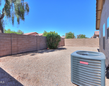 43610 W Bedford Drive - Photo Thumbnail 32