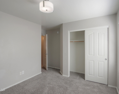 43610 W Bedford Drive - Photo Thumbnail 16