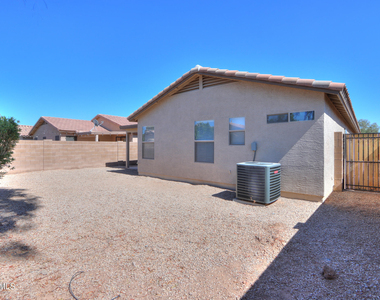 43610 W Bedford Drive - Photo Thumbnail 31