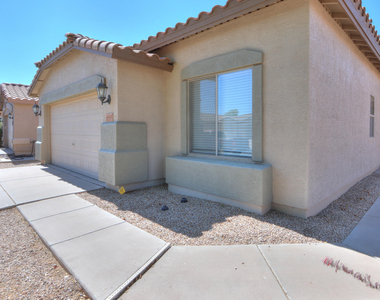 43610 W Bedford Drive - Photo Thumbnail 2
