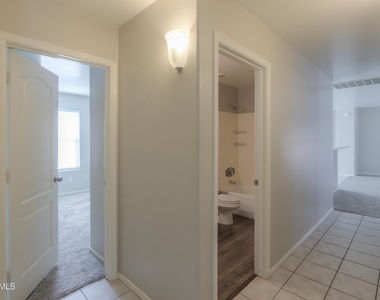 43610 W Bedford Drive - Photo Thumbnail 14