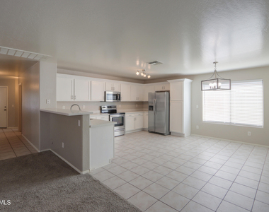 43610 W Bedford Drive - Photo Thumbnail 6