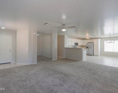 43610 W Bedford Drive - Photo Thumbnail 4