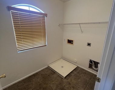 45143 W Woody Road - Photo Thumbnail 20