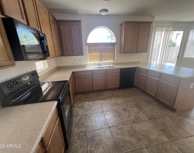 45143 W Woody Road - Photo Thumbnail 16