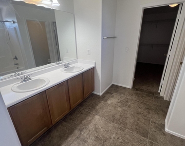 45143 W Woody Road - Photo Thumbnail 29