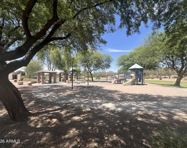 45143 W Woody Road - Photo Thumbnail 3