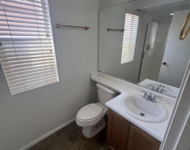 45143 W Woody Road - Photo Thumbnail 8