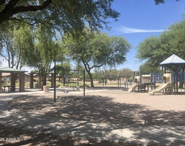 45143 W Woody Road - Photo Thumbnail 2