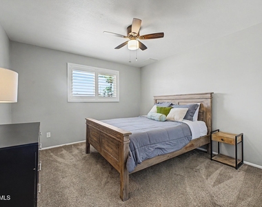 408 E La Jolla Drive - Photo Thumbnail 20