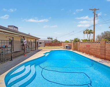 408 E La Jolla Drive - Photo Thumbnail 27