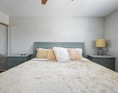 408 E La Jolla Drive - Photo Thumbnail 13