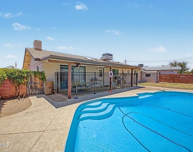 408 E La Jolla Drive - Photo Thumbnail 26