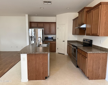 3446 E Mesquite Street - Photo Thumbnail 10