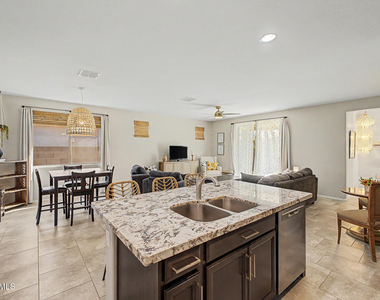 12506 N 174th Drive - Photo Thumbnail 18