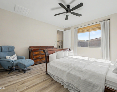 12506 N 174th Drive - Photo Thumbnail 21