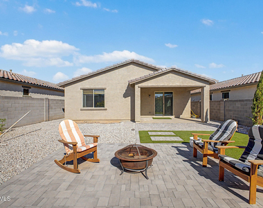 12506 N 174th Drive - Photo Thumbnail 27