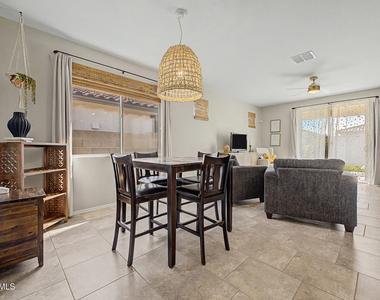 12506 N 174th Drive - Photo Thumbnail 16