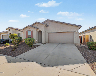 12506 N 174th Drive - Photo Thumbnail 14