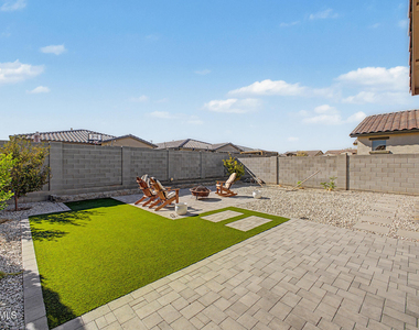 12506 N 174th Drive - Photo Thumbnail 29