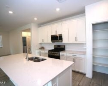 9127 W Minnezona Avenue - Photo Thumbnail 35