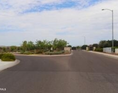 9127 W Minnezona Avenue - Photo Thumbnail 40
