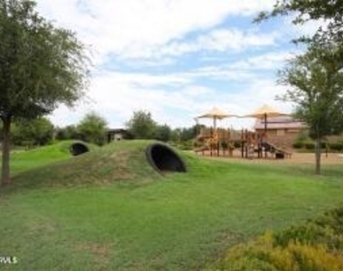 9127 W Minnezona Avenue - Photo Thumbnail 37