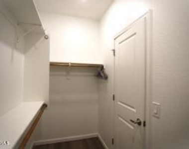 9127 W Minnezona Avenue - Photo Thumbnail 27