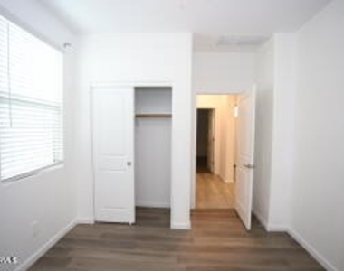 9127 W Minnezona Avenue - Photo Thumbnail 10