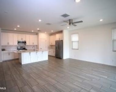 9127 W Minnezona Avenue - Photo Thumbnail 22