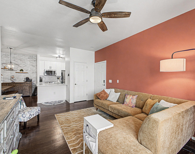 3302 N 7th Street - Photo Thumbnail 3
