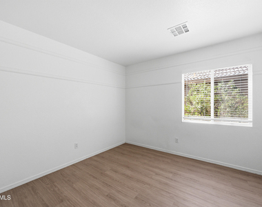 10469 W Granada Road - Photo Thumbnail 16