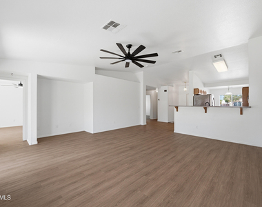 10469 W Granada Road - Photo Thumbnail 3