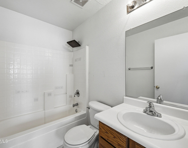 10469 W Granada Road - Photo Thumbnail 14