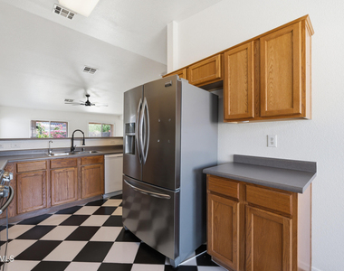 10469 W Granada Road - Photo Thumbnail 9