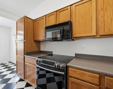 10469 W Granada Road - Photo Thumbnail 8