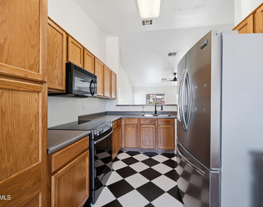 10469 W Granada Road - Photo Thumbnail 6